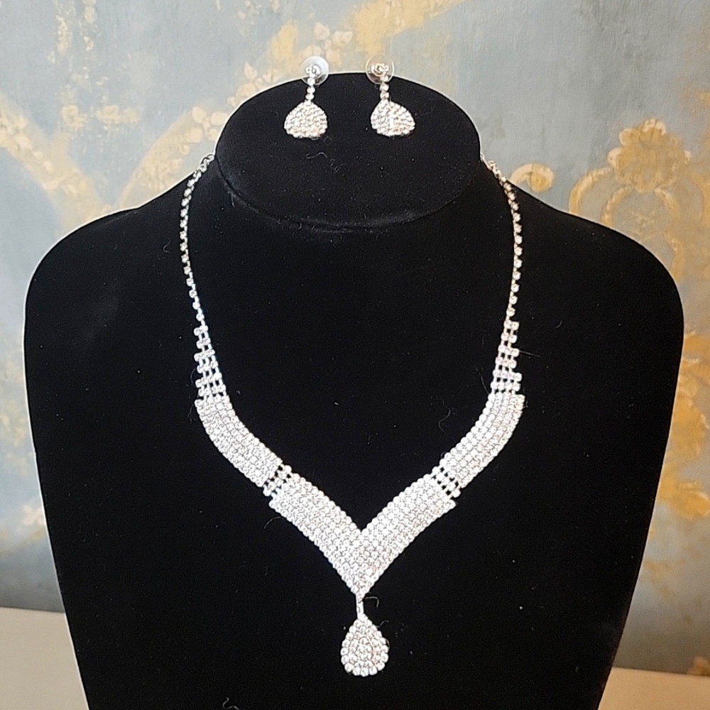 Rhinestone Necklace Earrings Set